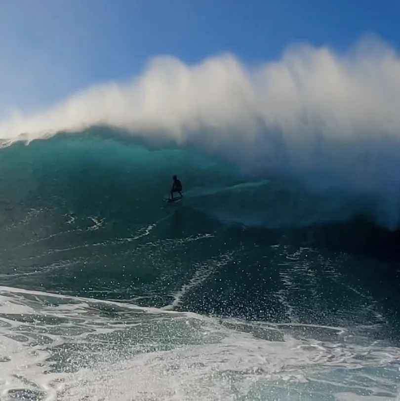Kai Lenny the final wave with friends